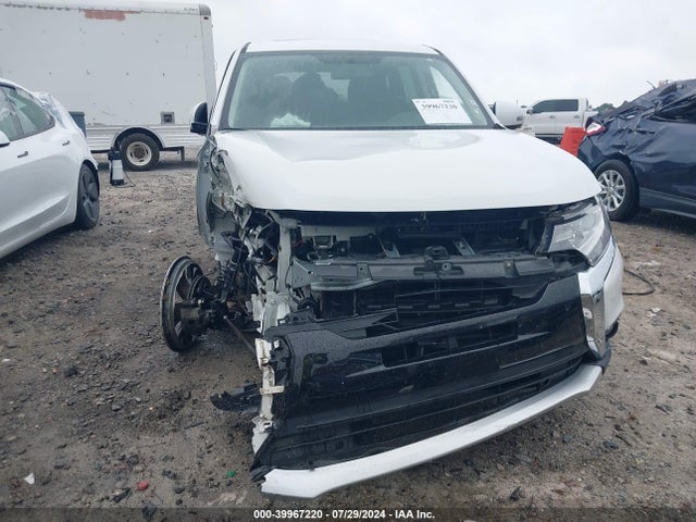 Mitsubishi Outlander Le/se/sel 2018 JA4AD3A30JZ062878 Image 12