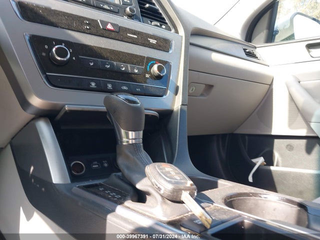 Hyundai SONATA ECO 2015 5NPE24AA5FH118006 Image 11