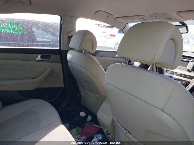 Hyundai SONATA ECO 2015 5NPE24AA5FH118006 Image 8