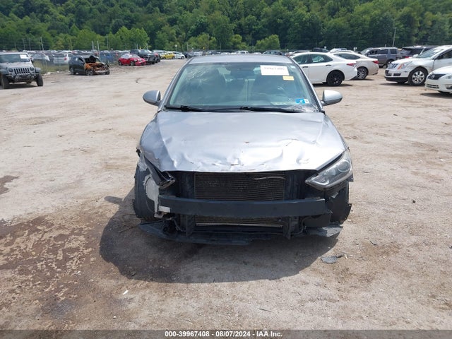 Hyundai ELANTRA SE 2017 5NPD84LF6HH009169 Image 12