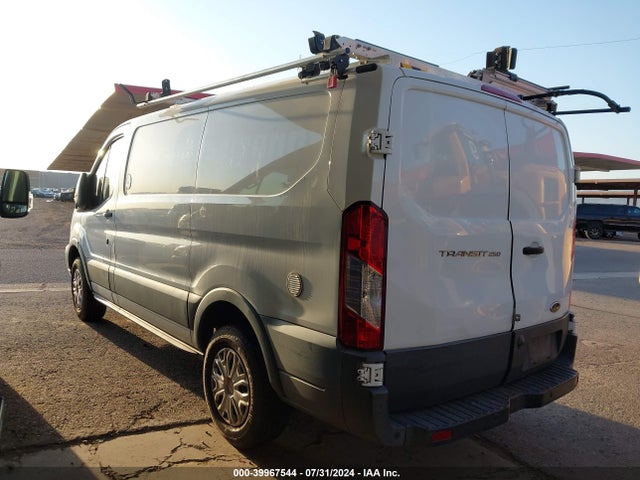 Ford Transit-250 2017 1FTYR1YMXHKB51465 Image 3