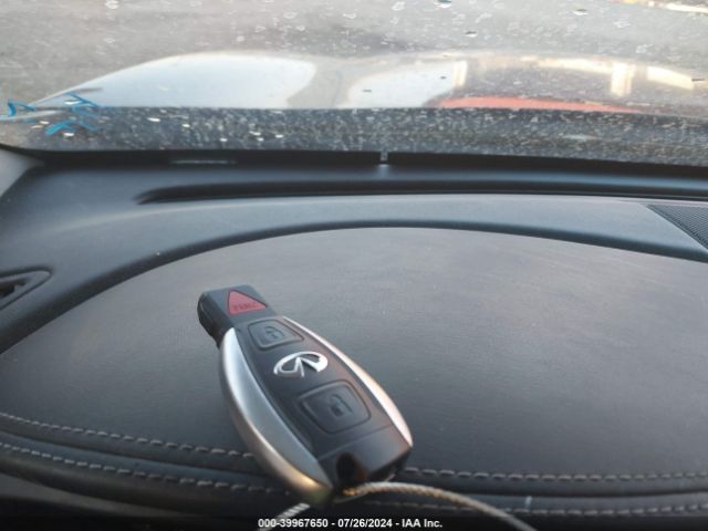 SJKCH5CR1JA057412 Infiniti Qx30 Premium