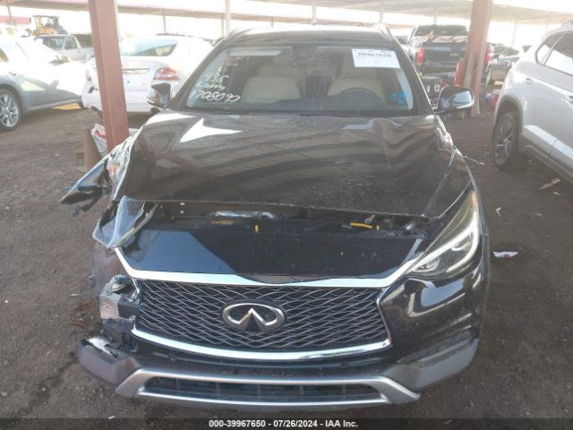 SJKCH5CR1JA057412 Infiniti Qx30 Premium