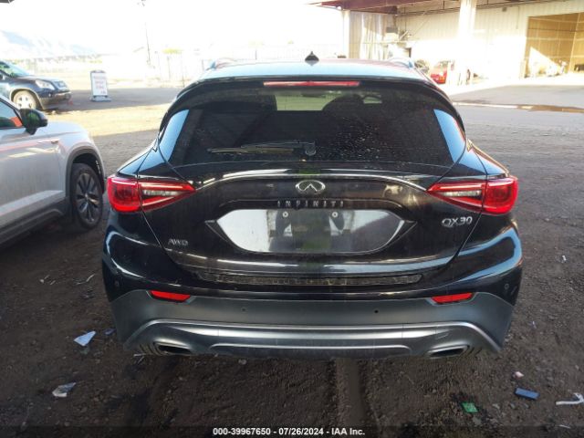 SJKCH5CR1JA057412 Infiniti Qx30 Premium