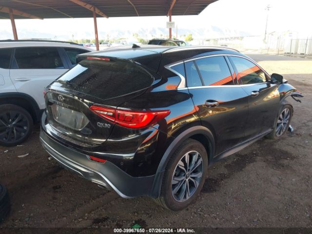 SJKCH5CR1JA057412 Infiniti Qx30 Premium
