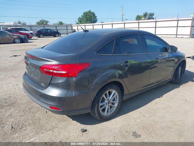 Ford FOCUS SE 2016 1FADP3F22GL314786 Image 4