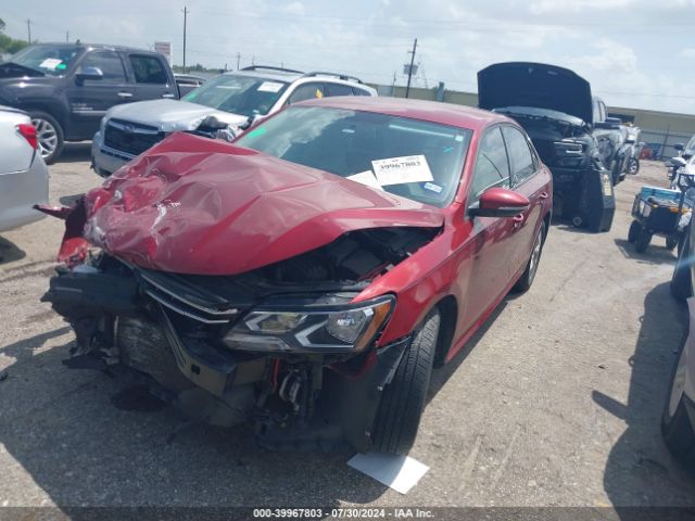 1VWAA7A37JC007933 Volkswagen Passat 2.0t R-line/2.0t S