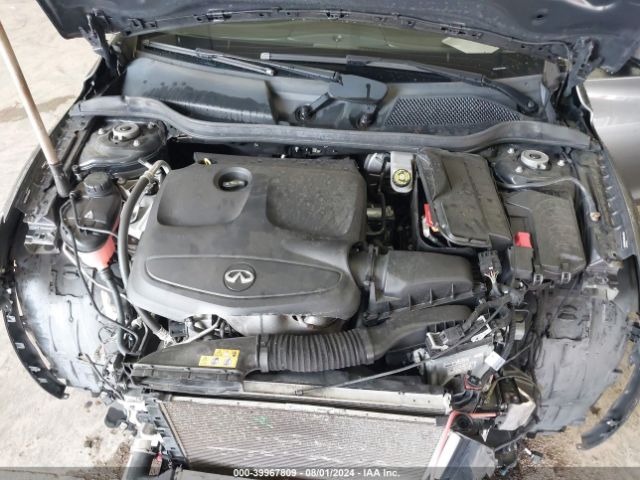 SJKCH5CP2JA060978 Infiniti Qx30 Luxury