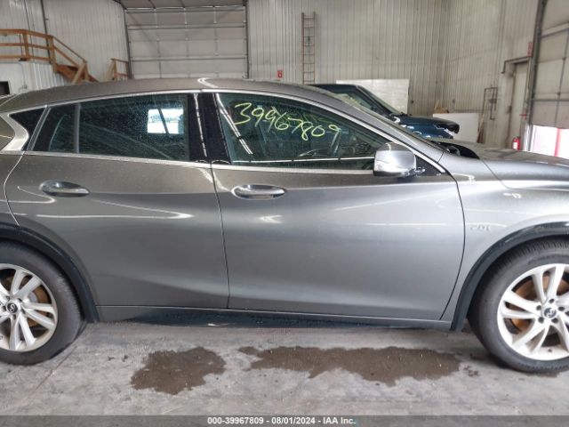 SJKCH5CP2JA060978 Infiniti Qx30 Luxury