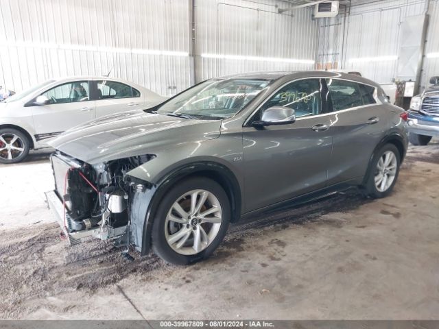 SJKCH5CP2JA060978 Infiniti Qx30 Luxury