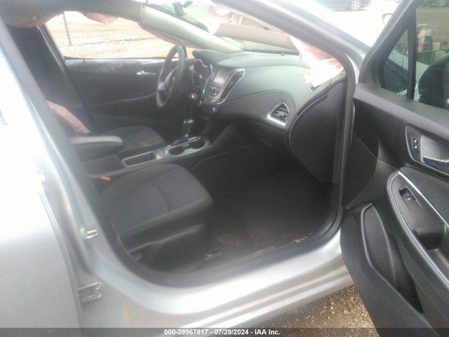 1G1BE5SM4H7207770 Chevrolet Cruze Lt Auto
