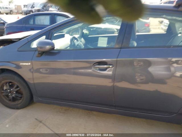 JTDKN3DU9F0467967 Toyota Prius Four