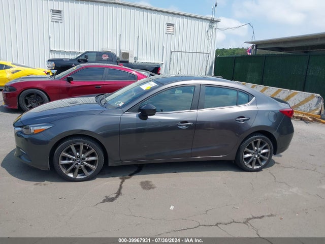 3MZBN1V37JM234196 Mazda Mazda3 Touring