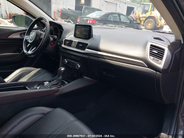 3MZBN1V37JM234196 Mazda Mazda3 Touring