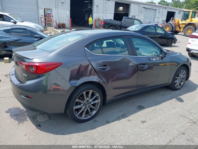 3MZBN1V37JM234196 Mazda Mazda3 Touring
