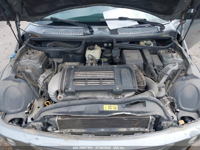 2006 MINI COOPER S WMWRH33576TF86129 Photo 9