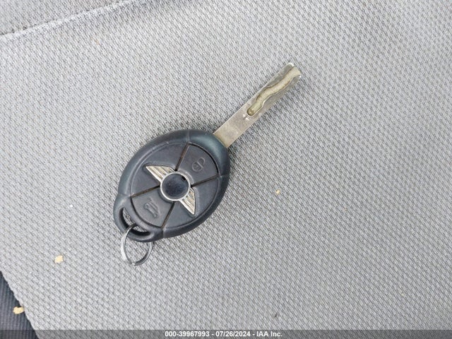 2006 MINI COOPER S WMWRH33576TF86129 Photo 10