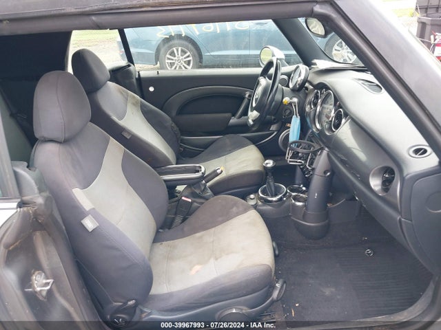 2006 MINI COOPER S WMWRH33576TF86129 Photo 4