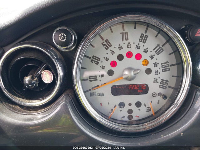 2006 MINI COOPER S WMWRH33576TF86129 Photo 6