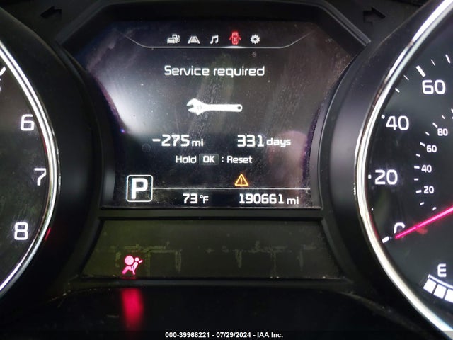 KIA SEDONA LX 2018 KNDMB5C19J6348553 Image 15
