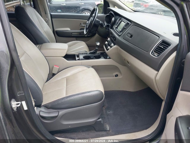 KIA SEDONA LX 2018 KNDMB5C19J6348553 Image 5