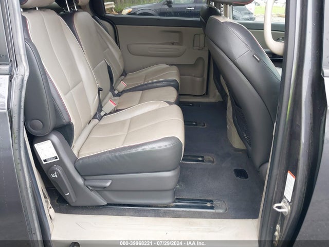 KIA SEDONA LX 2018 KNDMB5C19J6348553 Image 8