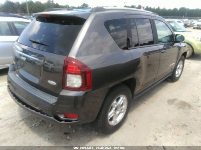 1C4NJDEBXGD759102 Jeep Compass Latitude