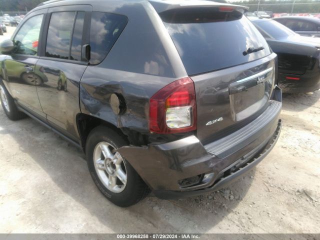 1C4NJDEBXGD759102 Jeep Compass Latitude
