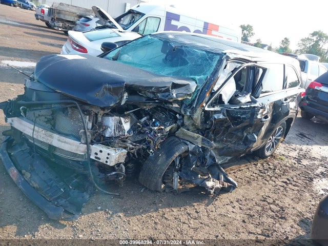 Toyota Highlander Xle 2019 5TDJZRFH7KS612708 Image 2