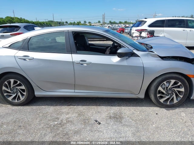 Honda CIVIC EX 2018 19XFC2F73JE031575 Image 14