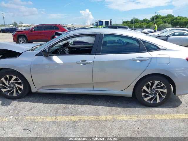 Honda CIVIC EX 2018 19XFC2F73JE031575 Image 15