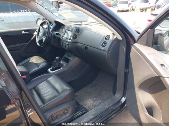 WVGUV7AX6HK007702 Volkswagen Tiguan 2.0t Sport