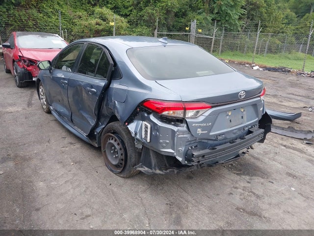 Toyota COROLLA LE 2022 JTDEPMAE9NJ224890 Image 3