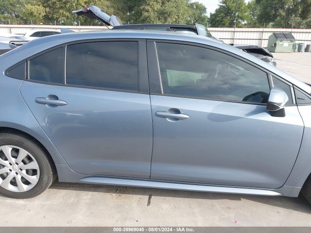 Toyota COROLLA LE 2022 JTDEPMAE0N3017566 Image 13