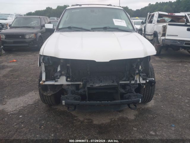 5LMJJ3LT3GEL09900 Lincoln Navigator L Reserve