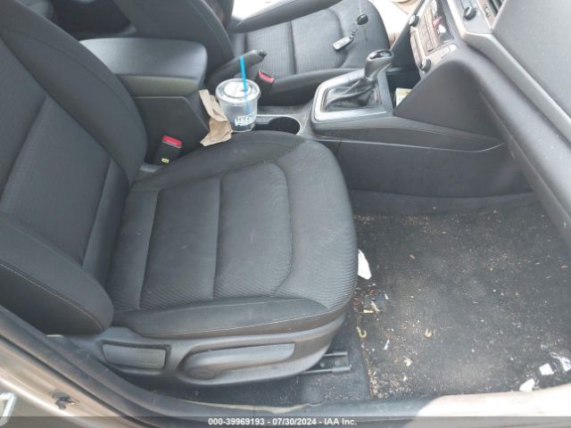 KMHD74LF4JU565541 Hyundai ELANTRA SE