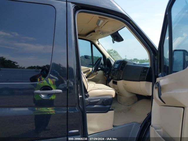WD3PE8CC4F5968208 Mercedes-Benz Sprinter 2500 High Roof