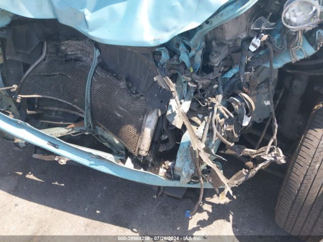 JTDKDTB3XE1065865 Toyota Prius C One