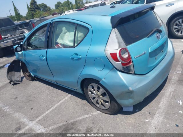 JTDKDTB3XE1065865 Toyota Prius C One