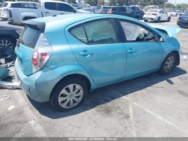 JTDKDTB3XE1065865 Toyota Prius C One
