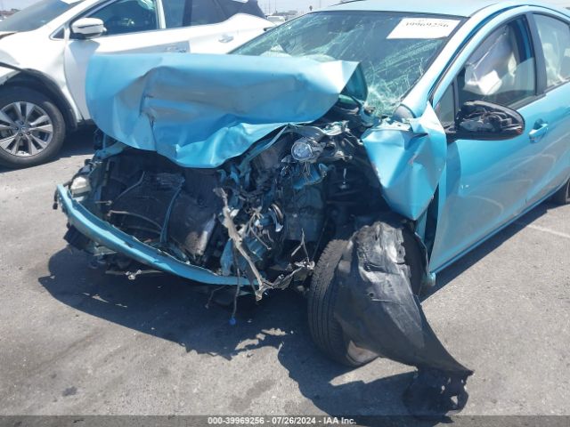 JTDKDTB3XE1065865 Toyota Prius C One