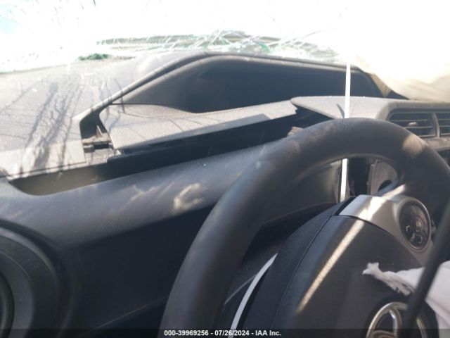 JTDKDTB3XE1065865 Toyota Prius C One