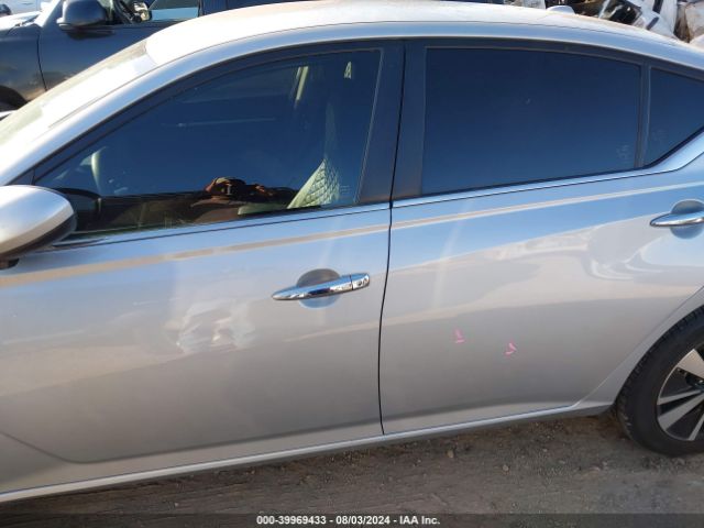 1N4BL4DW0NN387753 Nissan Altima Sv Intelligent Awd