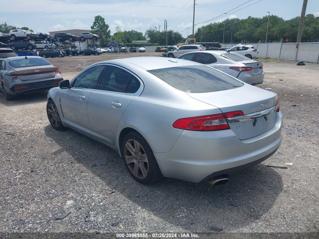 2011 JAGUAR XF SAJWA0FB1BLR92393 Photo 2
