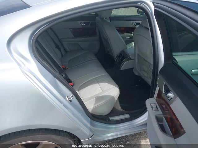 2011 JAGUAR XF SAJWA0FB1BLR92393 Photo 7