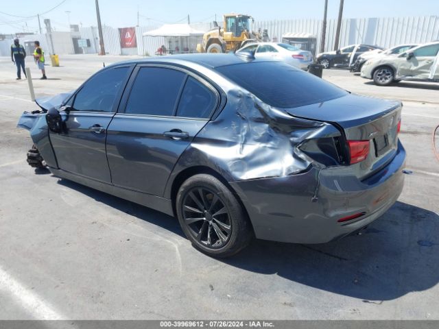 WBA8E5G50HNU41996 BMW 320i Xdrive