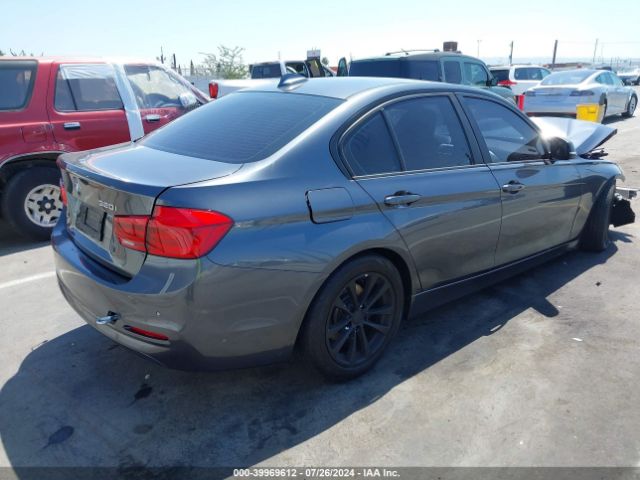 WBA8E5G50HNU41996 BMW 320i Xdrive