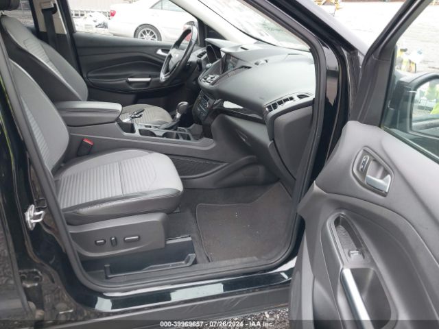 1FMCU0JD4HUA75108 Ford Escape Titanium