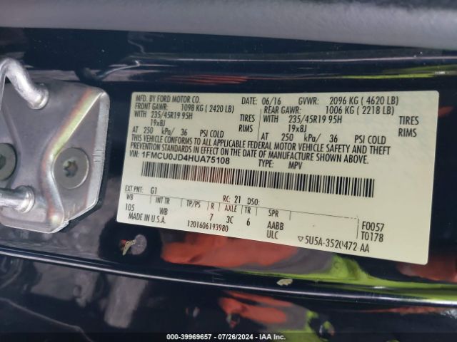 1FMCU0JD4HUA75108 Ford Escape Titanium