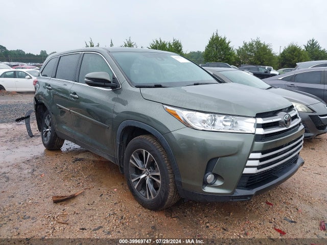 Toyota Highlander Le Plus 2019 5TDZZRFH8KS362656 Image 14